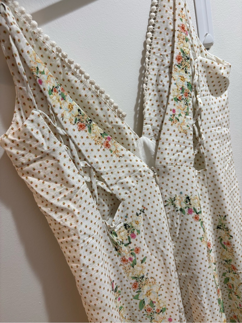Farm Rio Long Floral Maxi Dress Size M Strappy V Neck White/Yellow - Picture 11 of 14